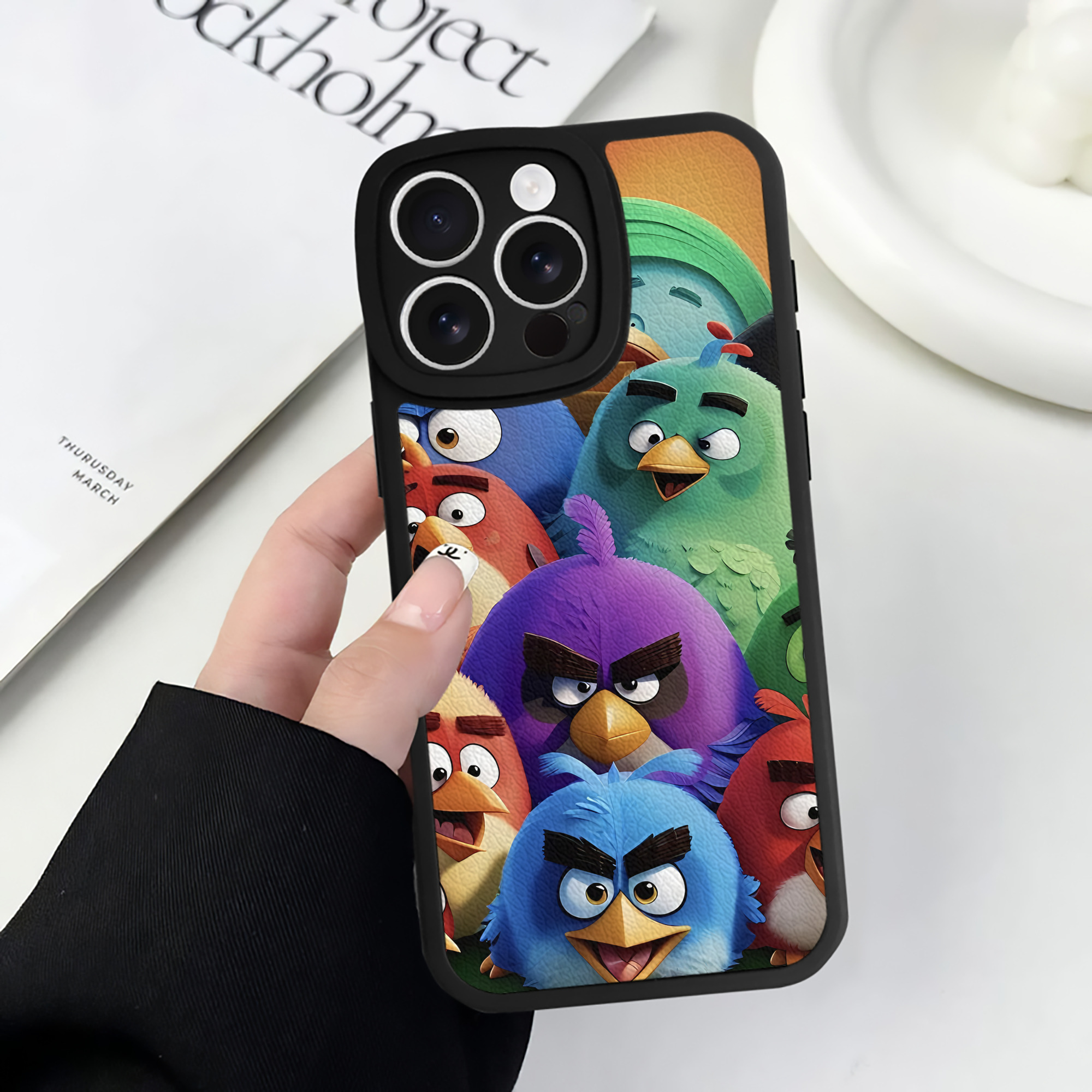 （画像用） Angry Birds アングリーバード 【iPhone 16シリーズ対応】シリコンスマホケース（レザー調） 材質：シリコン